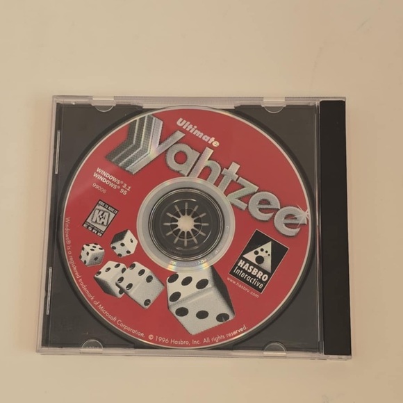Ultimate Yahtzee PC Board Game CD-ROM Windows 95 Hasbro - Picture 1 of 3